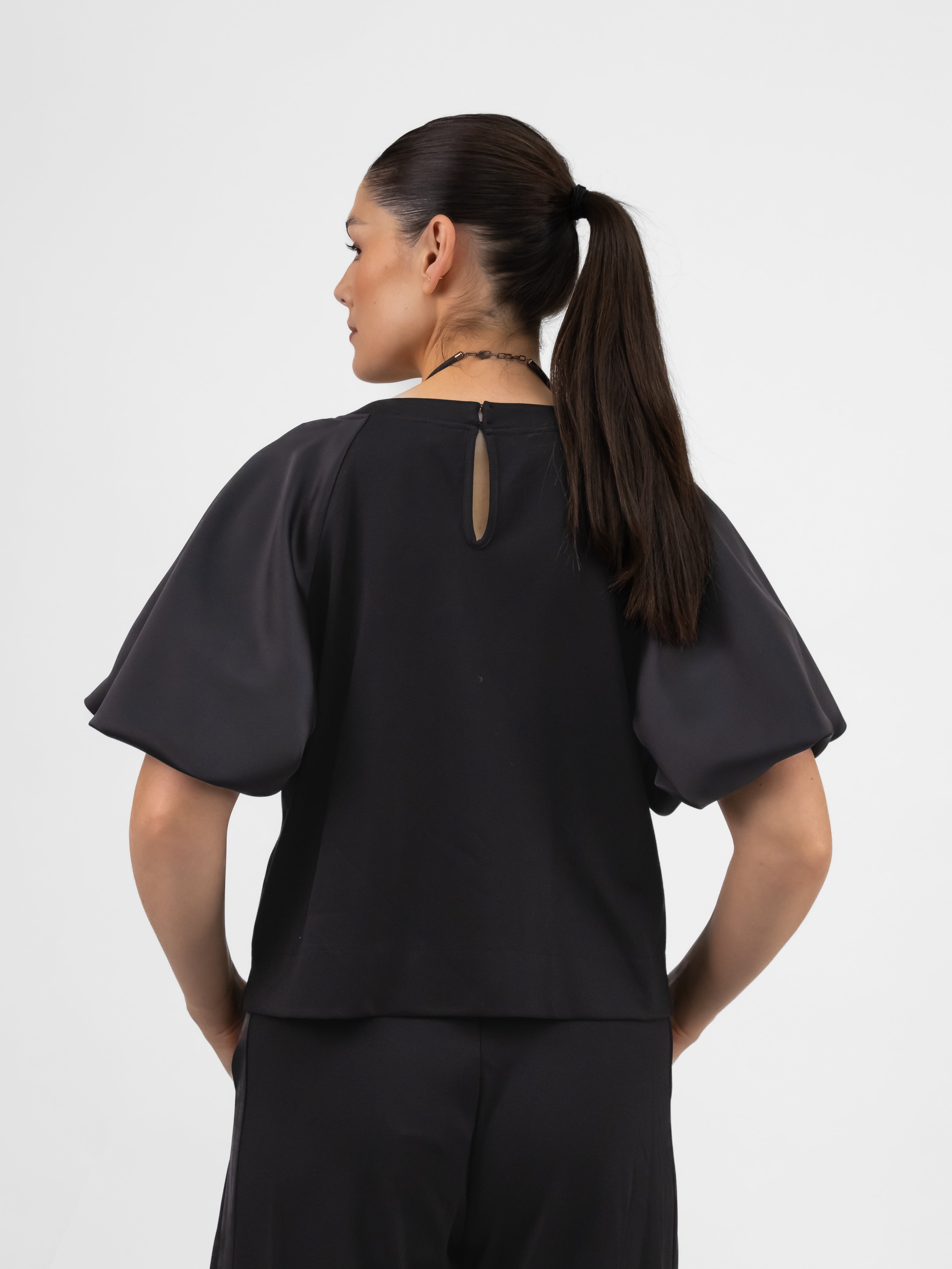 Italian Collection Sweatshirt Short Sleeve Round Neck Top in Black