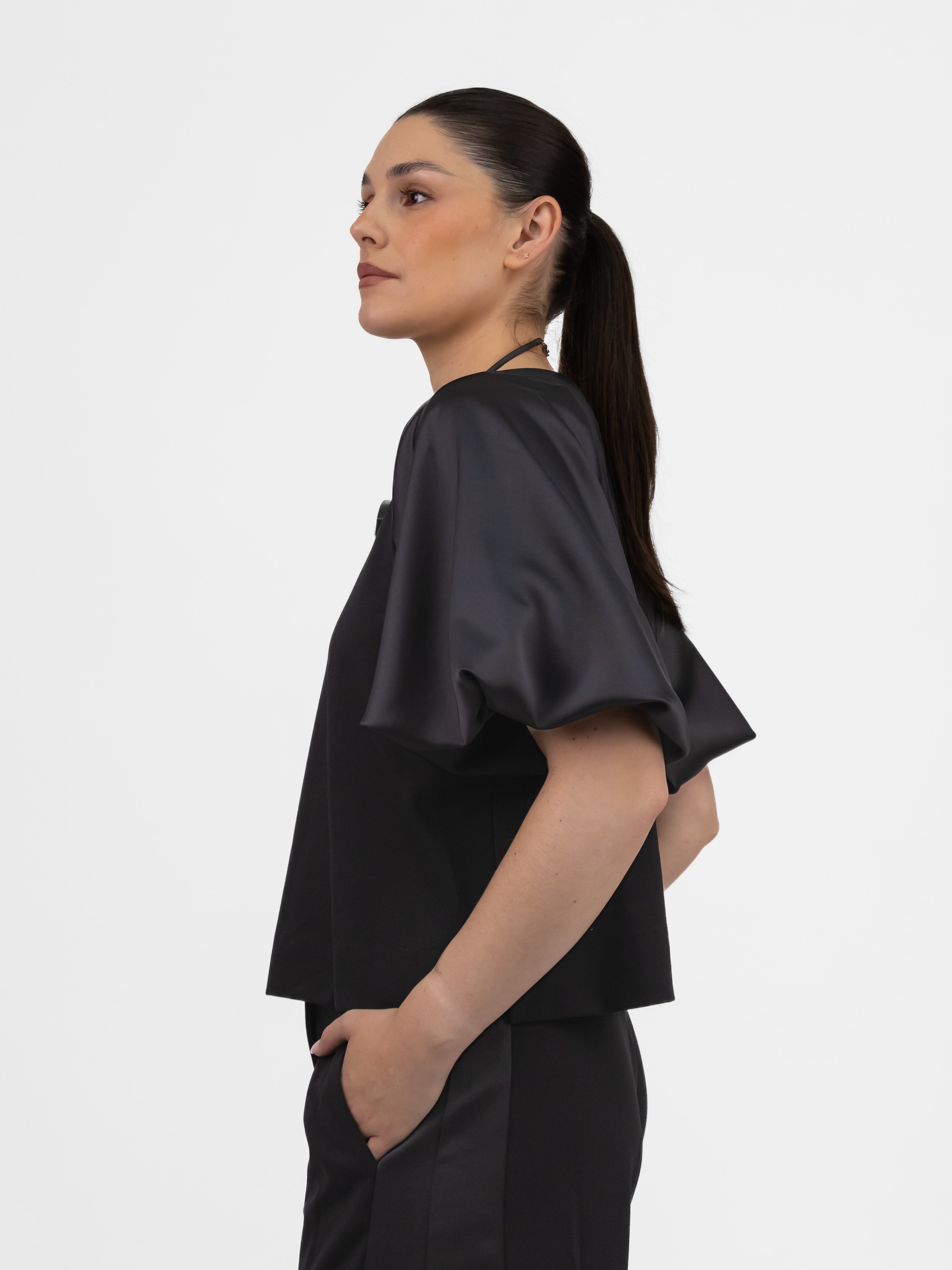 Italian Collection Sweatshirt Short Sleeve Round Neck Top in Black