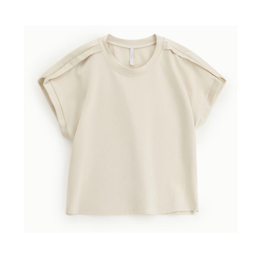 Italian Collection Top Travel Top in Cream