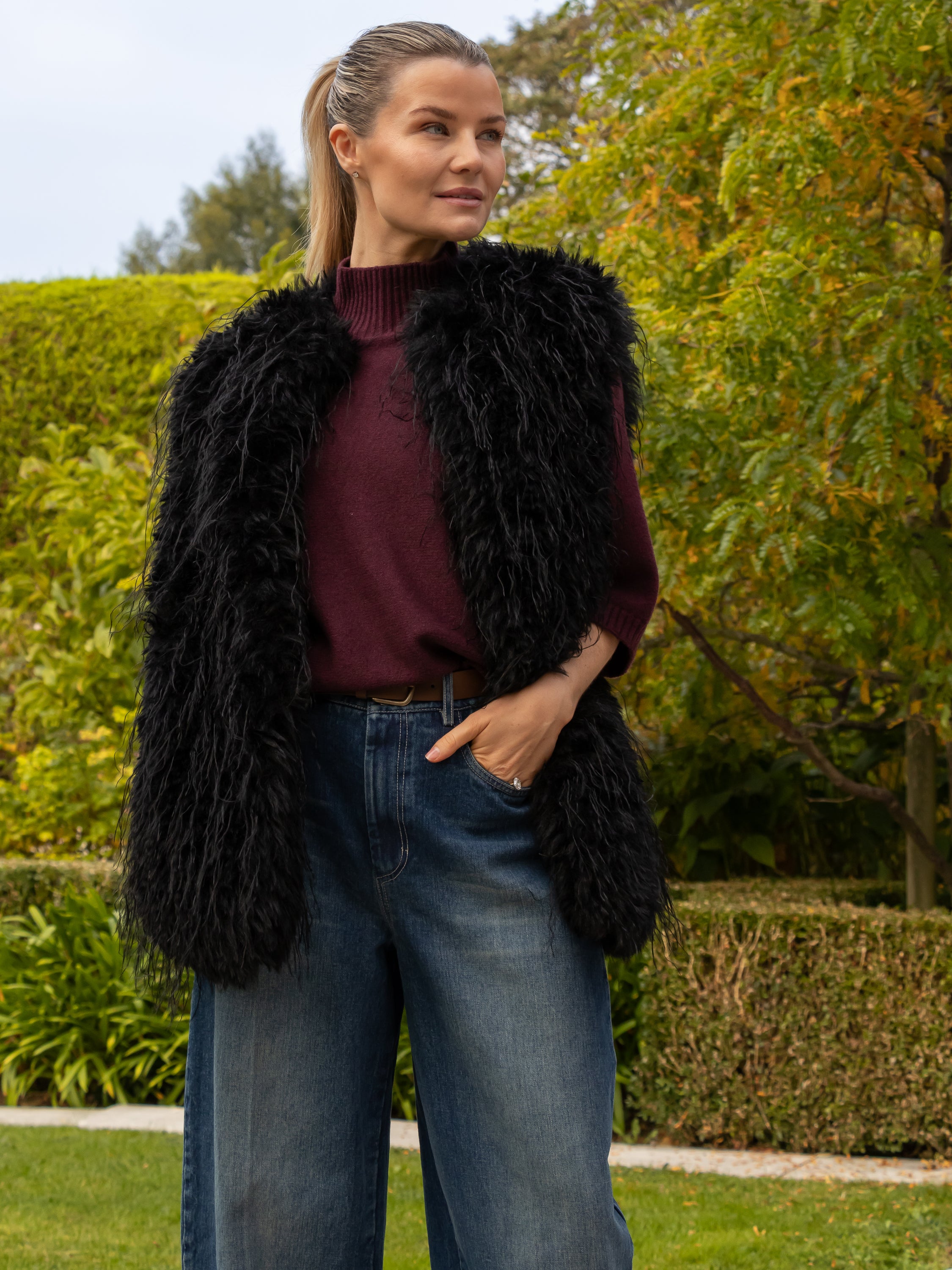 Italian Collection Vest Faux Fur Gilet in Black