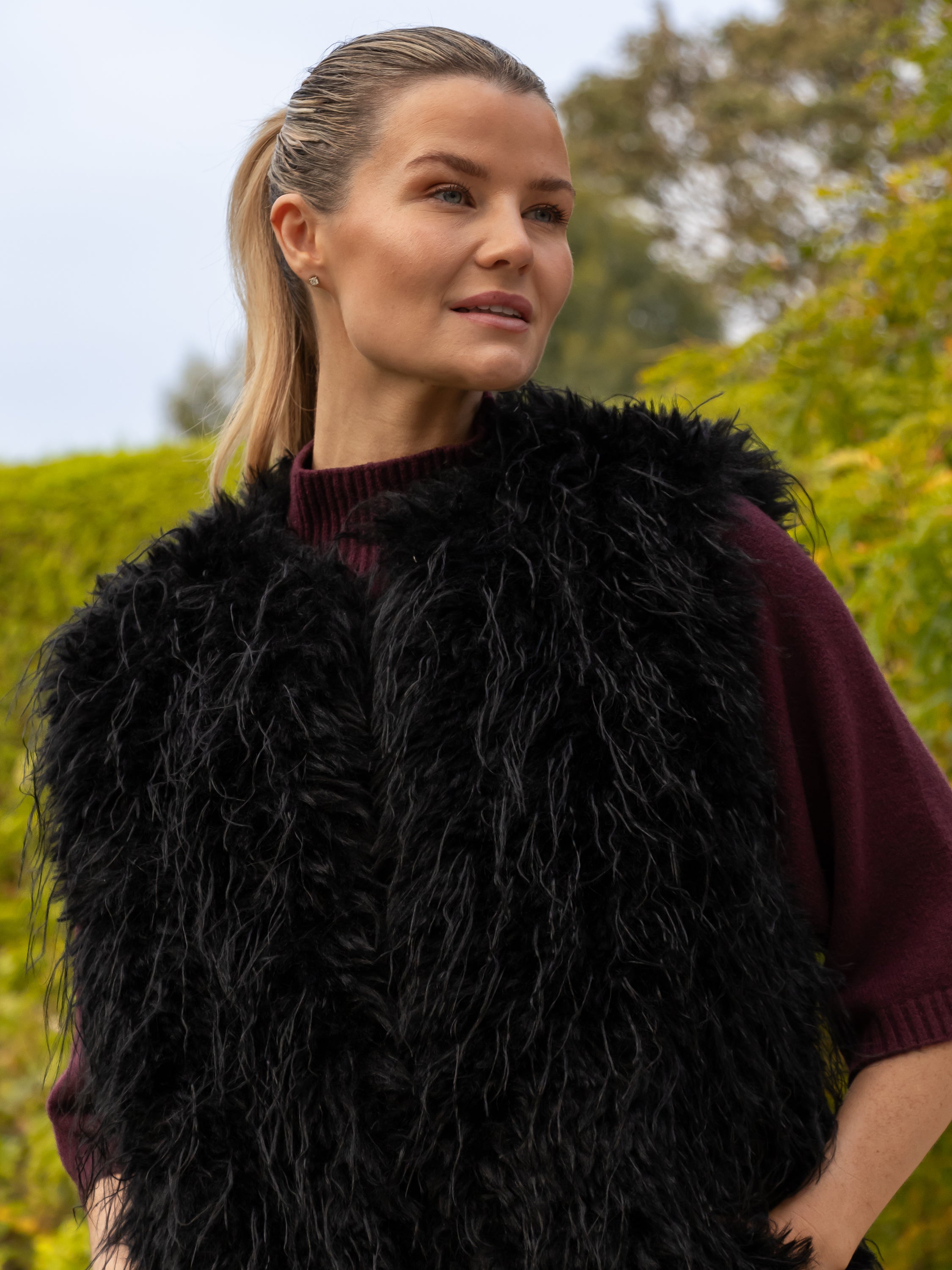 Italian Collection Vest Faux Fur Gilet in Black