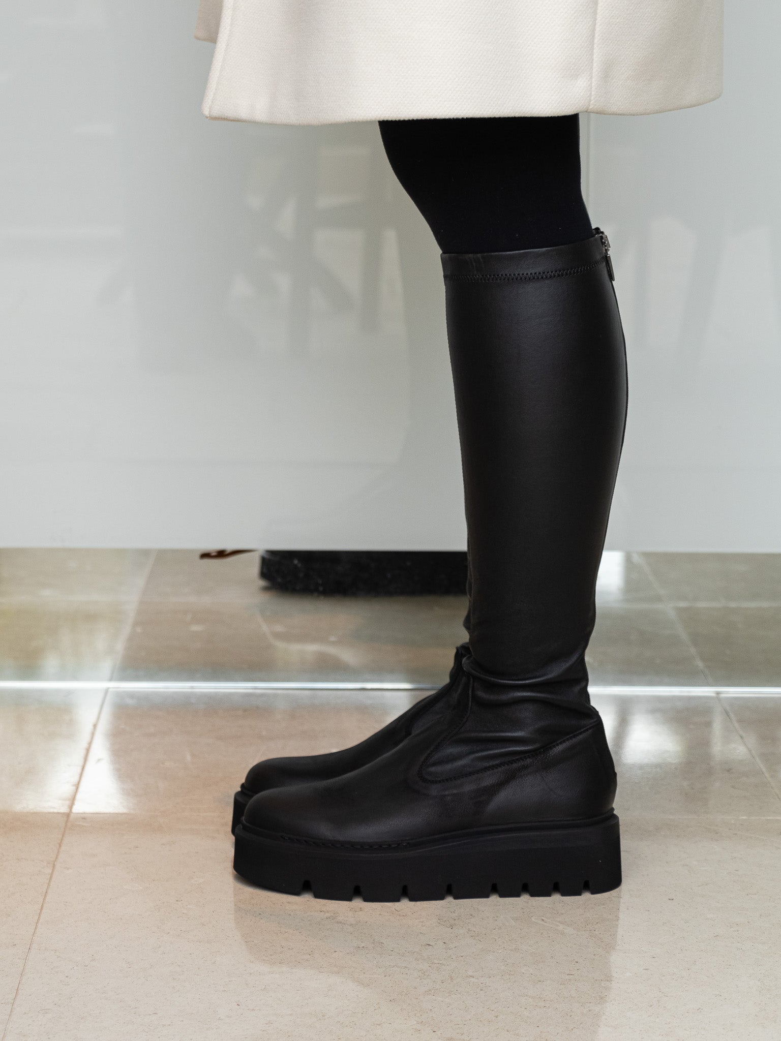 Lofina Boots Long Under-Knee Boots with Fitted Stretch Leg & Back Zipper