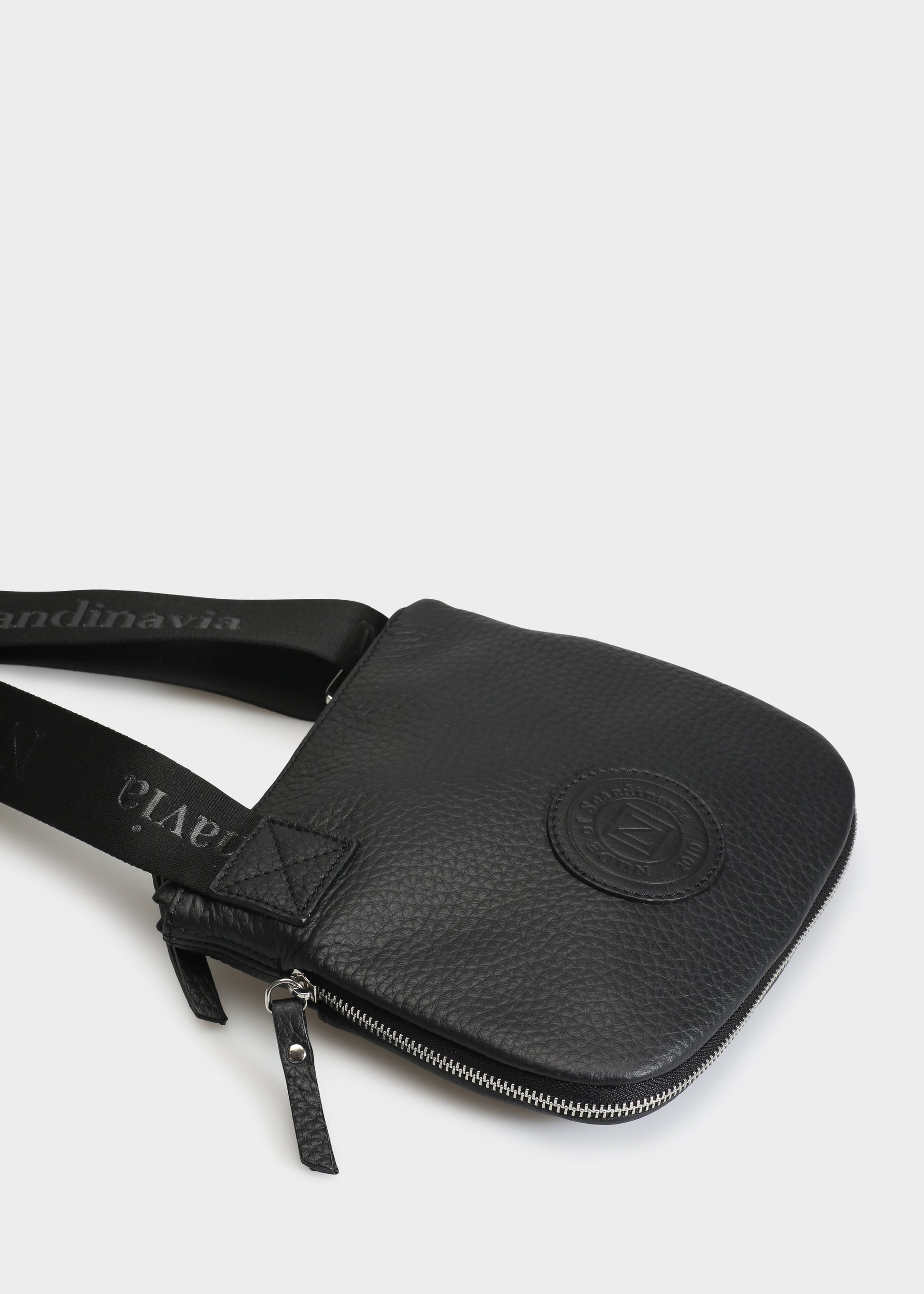 Nude of Scandinavia Bags One Size Nude of Scandinavia Wallstreet Taurus in Black