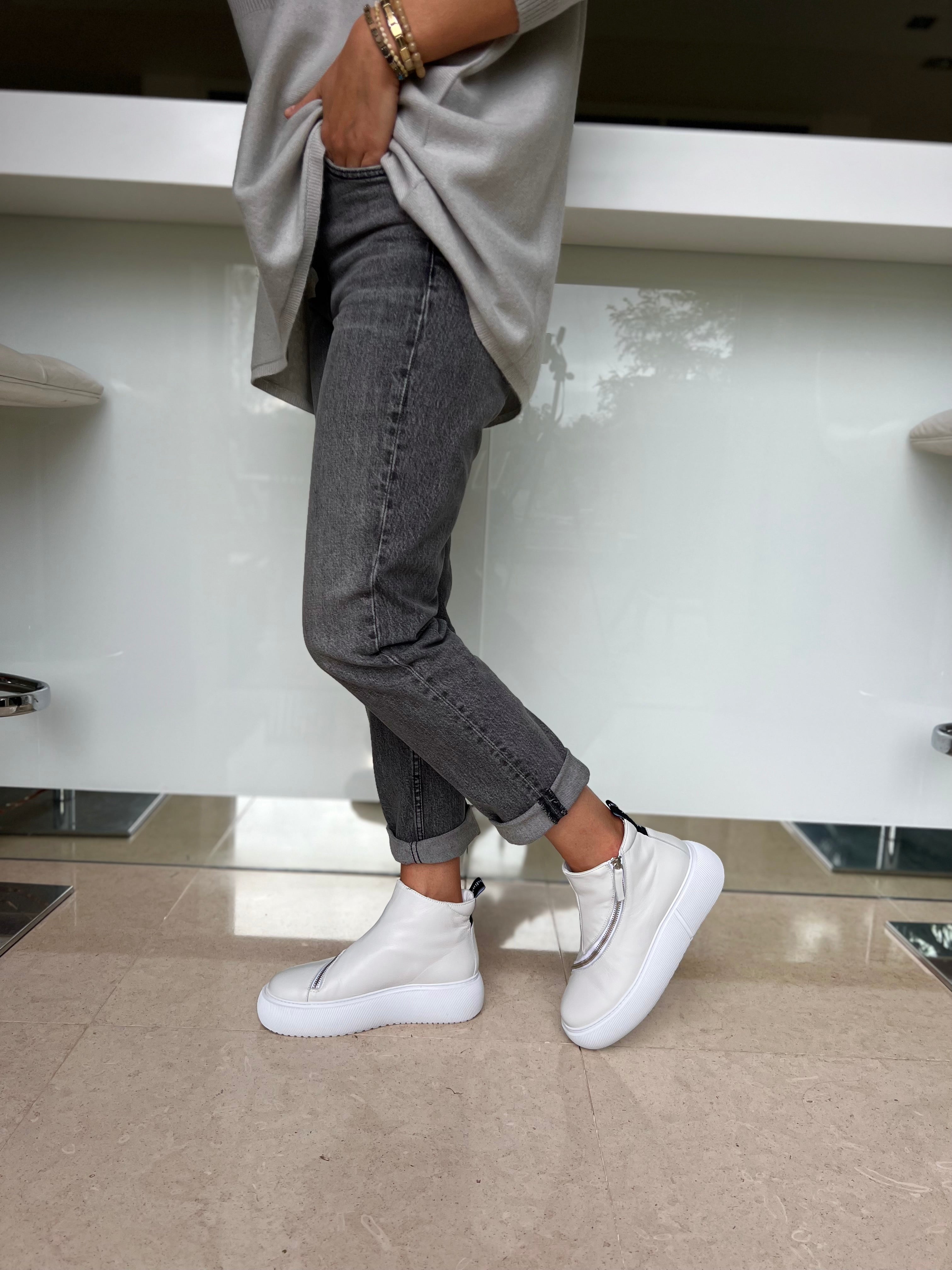 Nude of Scandinavia Boots Nude of Scandinavia Hedda Zipped Boots in Chalk