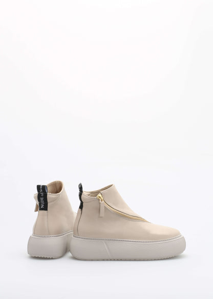 Nude of Scandinavia Boots Nude of Scandinavia Hedda Zipped Boots in Latte
