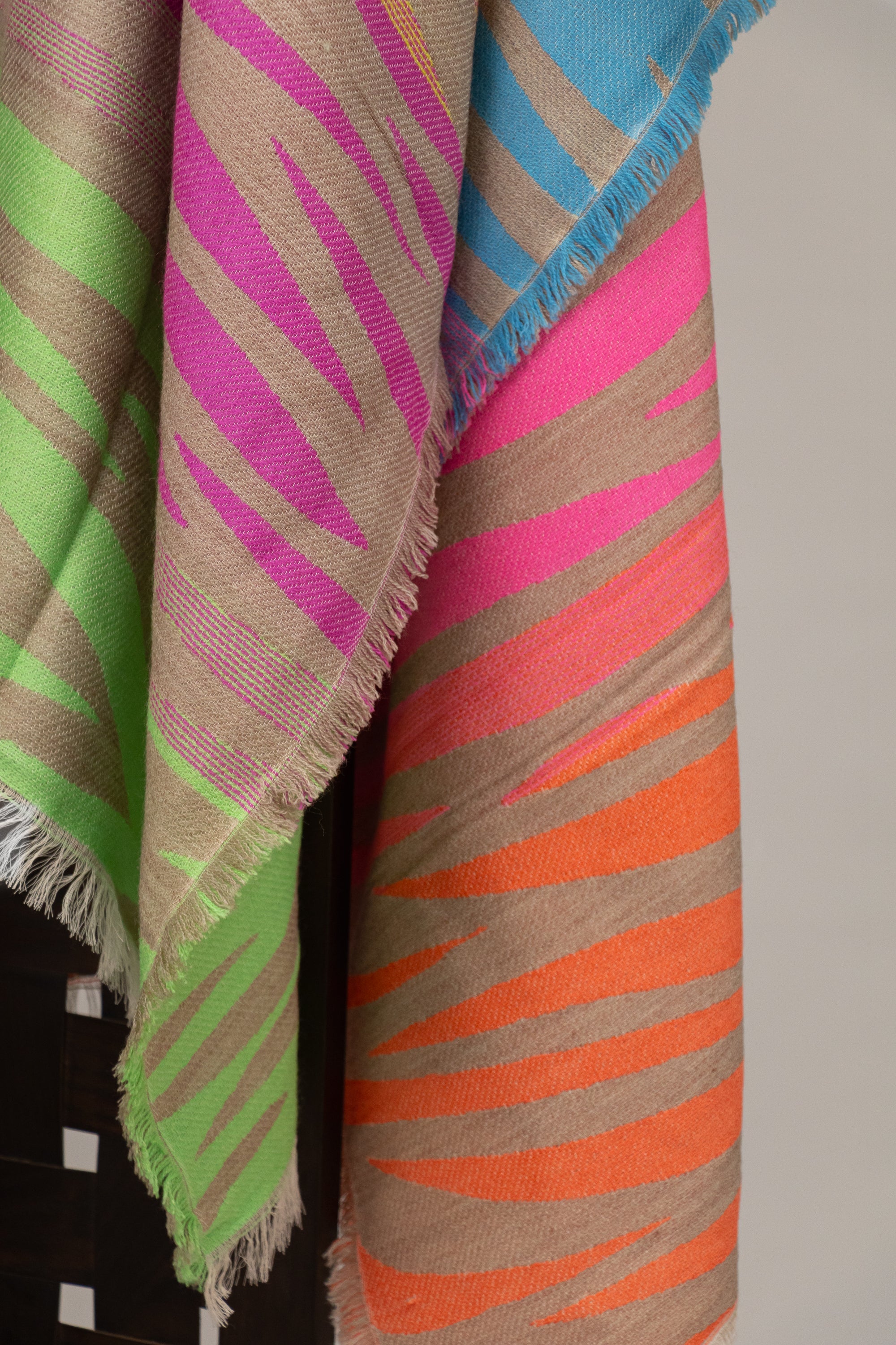 Ombré London Scarf One Size Multicolor Waves on Sand