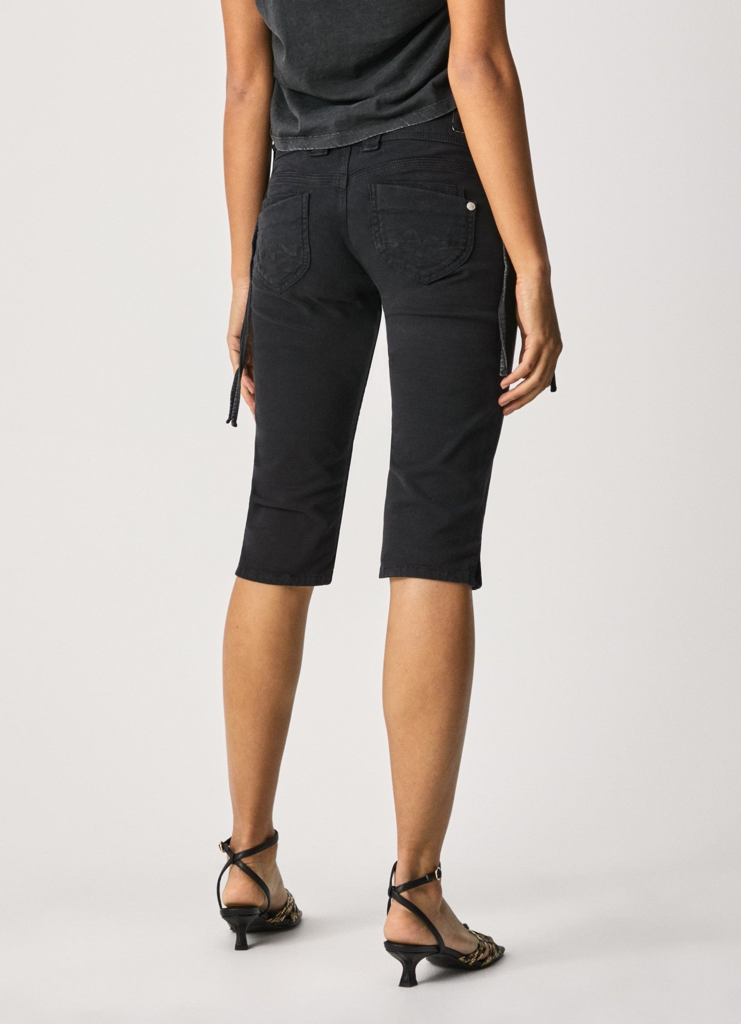 PEPE London Jeans Pepe Venus Crop Jeans in Black