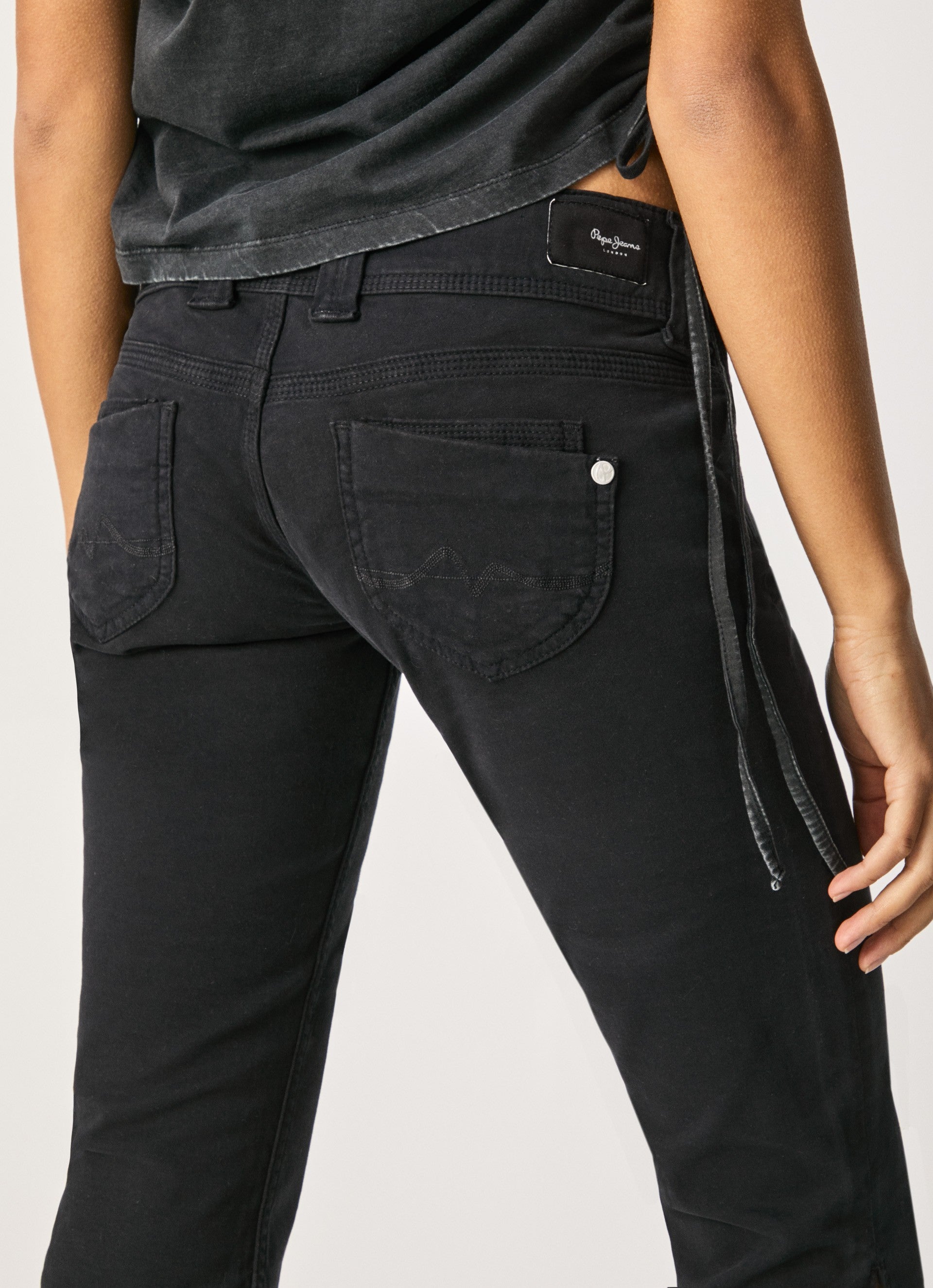 PEPE London Jeans Pepe Venus Crop Jeans in Black