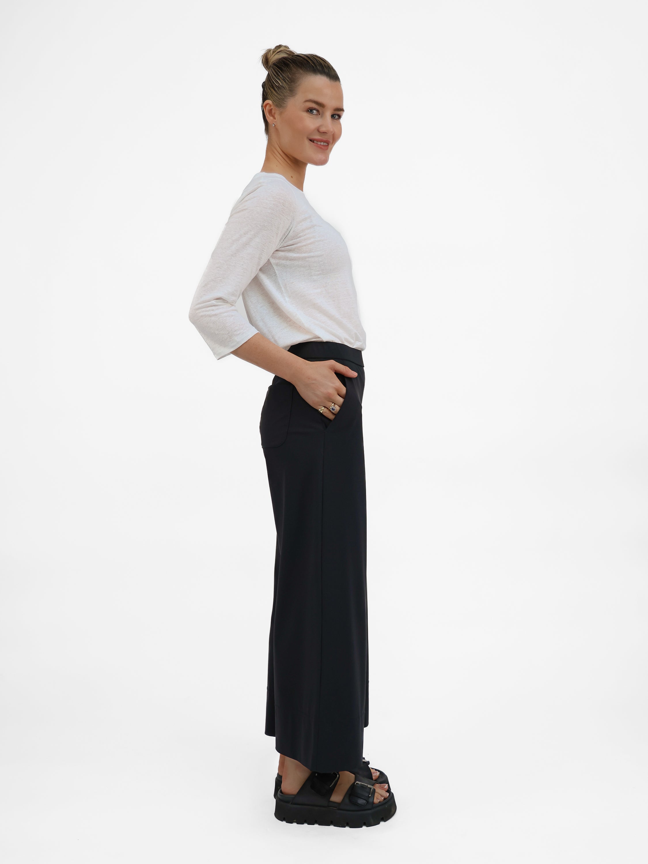 Raffaello Rossi Jeans Palina 6/8 Sport Hightech Jersey in Black